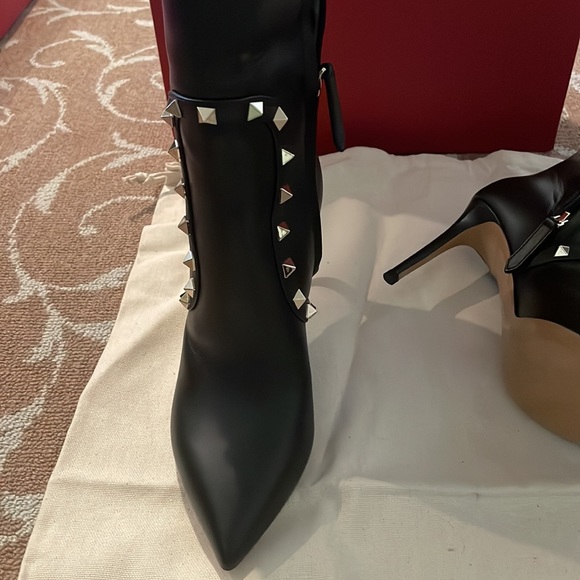 Valentino garavani rock stud black boot. NWT - Picture 2 of 5